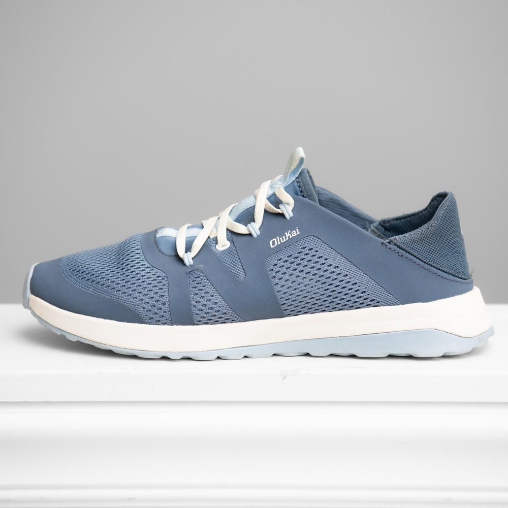 OluKai Huia Blue Mesh Active Sneakers M9.5/W11 Coastal Athleisure Hawaiian Sport